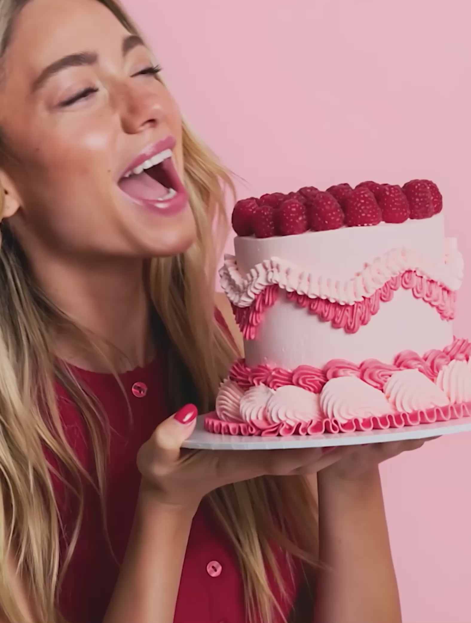 Video of the Lanolips Raspberry Shortcake Holiday Duo, containing the Raspberry Shortcake Hand & Body Cream Intense and the 101 Ointment Multi-Balm Raspberry Shortcake.